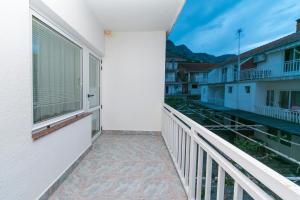 Balkón nebo terasa v ubytování Apartments by the sea Podaca, Makarska - 2618