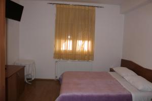 Fotografie z fotogalerie ubytování Apartments and rooms with parking space Trilj, Zagora - 14609 v destinaci Trilj