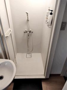 東京にある匯金上板橋ビルのバスルーム(シャワー、シンク付)