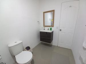Ένα μπάνιο στο W's Hostel