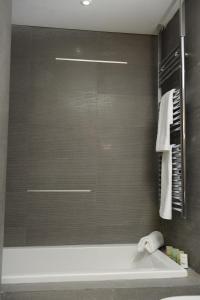 Koupelna v ubytování Warwick Stone 55 Hotel Beirut