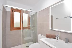 Ένα μπάνιο στο 260 Casa Esperanza ETV8943 by Mallorca Charme +26 φωτογραφίες