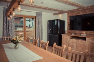 Kuchyň nebo kuchyňský kout v ubytování Chalet Eben