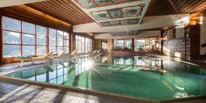 Bazén v ubytování Hotel St. Oswald nebo v jeho okolí