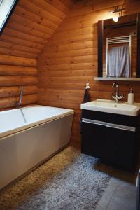 Koupelna v ubytování Messzelátó Vendégház