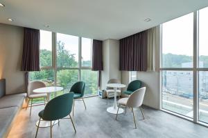 Posezení v ubytování Hotel Square Ansan