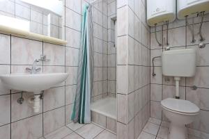 Kúpeľňa v ubytovaní Apartments with a parking space Crikvenica - 12592
