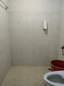 Bilik mandi di Bukit Indah Hotel Piyungan
