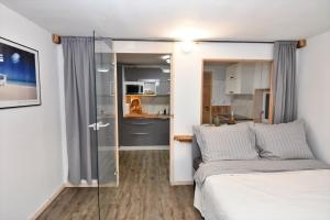 Кухня или кухненски бокс в Oak apartment