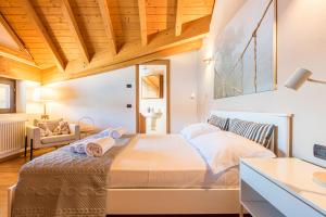 Posteľ alebo postele v izbe v ubytovaní Apartment Tamara Suite - Menaggio