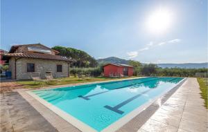 Swimming pool sa o malapit sa Gorgeous Home In Passignano Sul T With Outdoor Swimming Pool