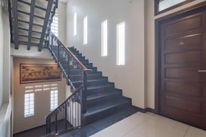 Fotografie z fotogalerie ubytování RedDoorz near Simpang Dago 2 v destinaci Bandung