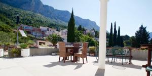 Fotografia z galérie ubytovania Apartments by the sea Brist, Makarska - 13011 v Podaci