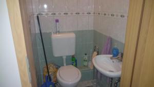 Kúpeľňa v ubytovaní Réka Apartman