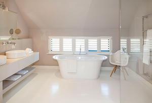 Koupelna v ubytování Heavens Loft + 25 fotografií