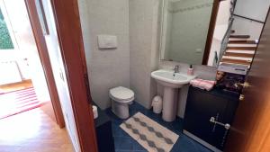A bathroom at Country house al Toppo