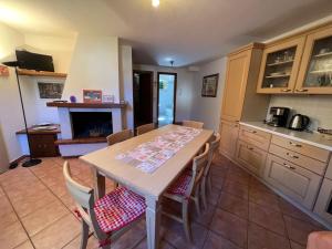 A kitchen or kitchenette at Country house al Toppo Még 21 kép