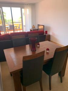 Część wypoczynkowa w obiekcie Luxury 2 bedroom 2 bathroom South facing second floor apartment