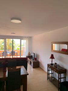 Część wypoczynkowa w obiekcie Luxury 2 bedroom 2 bathroom South facing second floor apartment