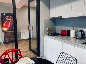 Cucina o angolo cottura di Kazbegi Stylish Apartment