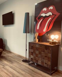 TV o dispositivi per l'intrattenimento presso Kazbegi Stylish Apartment