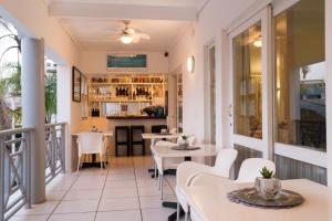 Η κουζίνα ή μικρή κουζίνα στο Flamingo Rocks