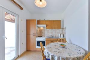 Dapur atau dapur kecil di Apartment Tkon 336b +16 gambar
