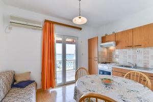 Dapur atau dapur kecil di Apartment Tkon 336b