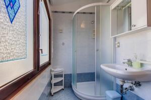 Ένα μπάνιο στο Apartments with a parking space Mali Losinj (Losinj) - 376 +34 φωτογραφίες