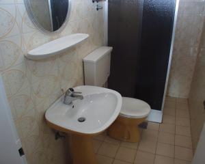 Kúpeľňa v ubytovaní Apartments by the sea Podgora, Makarska - 316