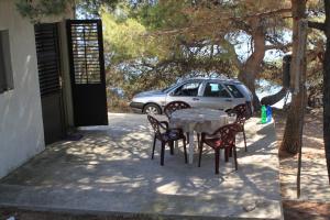 Zdjęcie z galerii obiektu Secluded fisherman's cottage Cove Ripisce, Dugi otok - 394 w mieście Brbinj