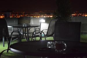 Posezení v ubytování Hotel Loui Talpiot