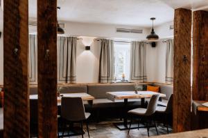Posedenie v ubytovaní Das Schutzhaus-Bed and Breakfast-Dein Basislager im Salzkammergut