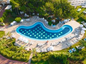 Bazén v ubytování Sueno Hotels Beach Side nebo v jeho okolí