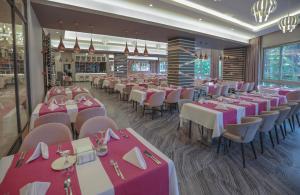 Restaurace v ubytování Sueno Hotels Beach Side