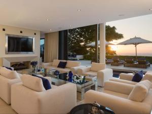 Гостиная зона в Majestic Villa