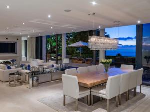 Гостиная зона в Majestic Villa +7 фотографий