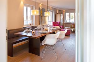 Posezení v ubytování Acht Ahoi + 57 fotografií