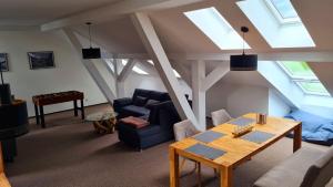 A seating area at Apartmán 17, Vysoké Tatry, Dolný Smokovec