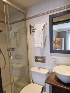 Ванна кімната в Hôtel La Villa Tosca