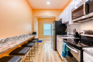 Køkken eller tekøkken på East Shore Paradise #448 + 21 billeder