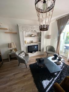 Zdjęcie z galerii obiektu Petit cocon douillet avec terrasse w La Rochelle
