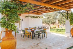 Ein Garten an der Unterkunft Pietra e Calce With Pool