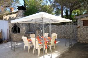 Patio nebo venkovní prostory v ubytování Seaside secluded apartments Lavdara, Dugi otok - 434