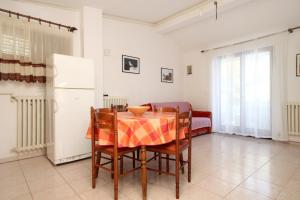 Kuchyň nebo kuchyňský kout v ubytování Seaside secluded apartments Lavdara, Dugi otok - 434