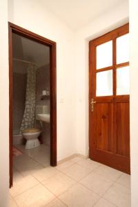 Koupelna v ubytování Seaside secluded apartments Lavdara, Dugi otok - 434