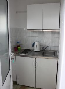 Kuchyň nebo kuchyňský kout v ubytování Apartments by the sea Podaca, Makarska - 515