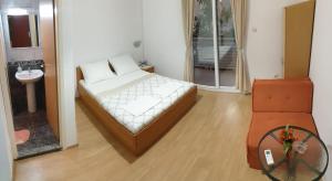 Postel nebo postele na pokoji v ubytování Apartments by the sea Podaca, Makarska - 515