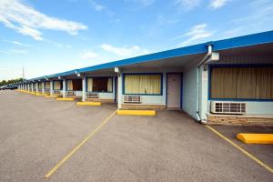 Gallery image of Travelers Inn in Belleville