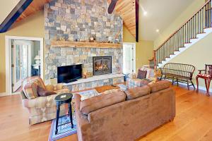 Φωτογραφία από το άλμπουμ του The Old Man's Lookout σε Lamoine Beach